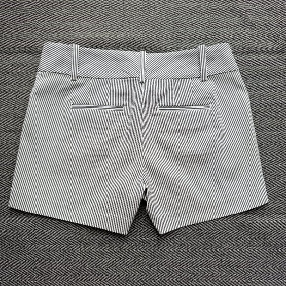 Striped Seersucker Shorts 4P - Picture 12 of 16